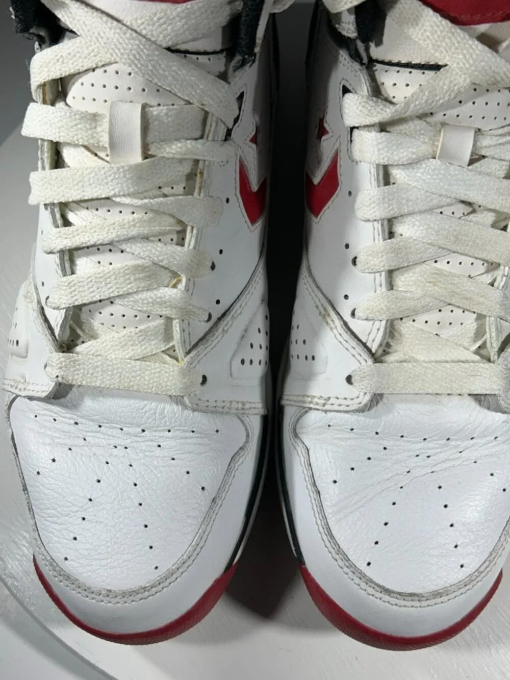 Converse Evo Mens Basketball Shoes Size 10 White Red Leather Sneakers Star Mid